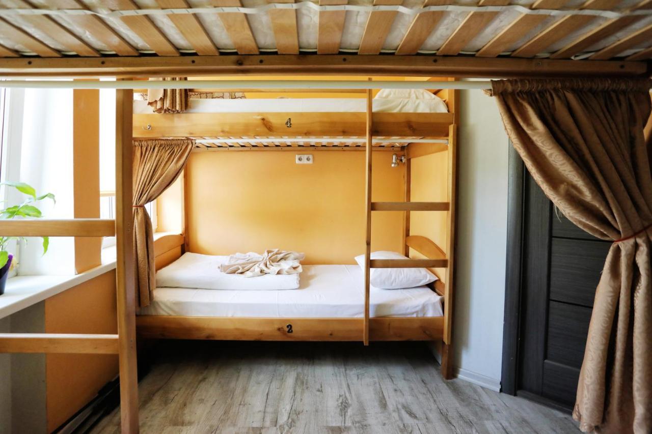 Light Life Hostel Kiev Extérieur photo