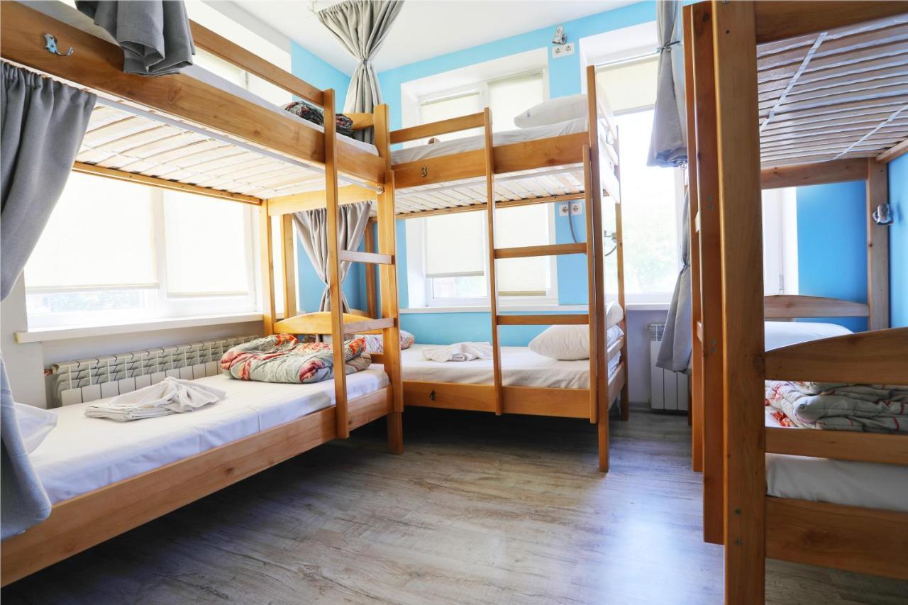 Light Life Hostel Kiev Extérieur photo