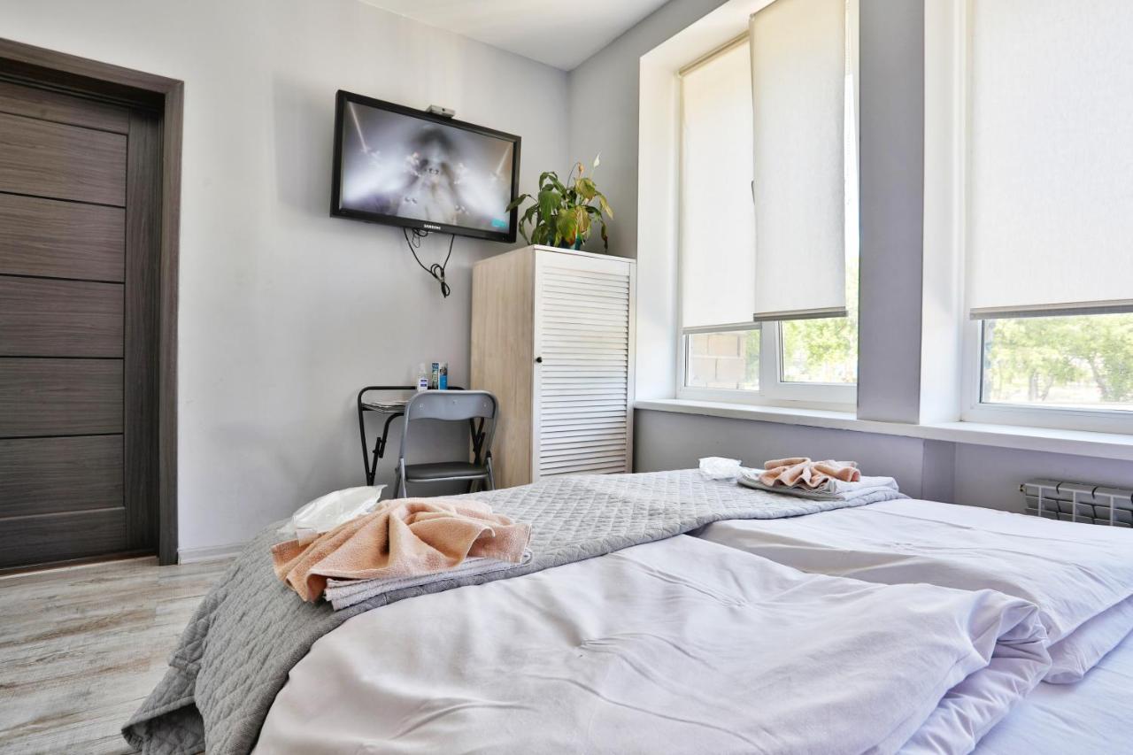 Light Life Hostel Kiev Extérieur photo