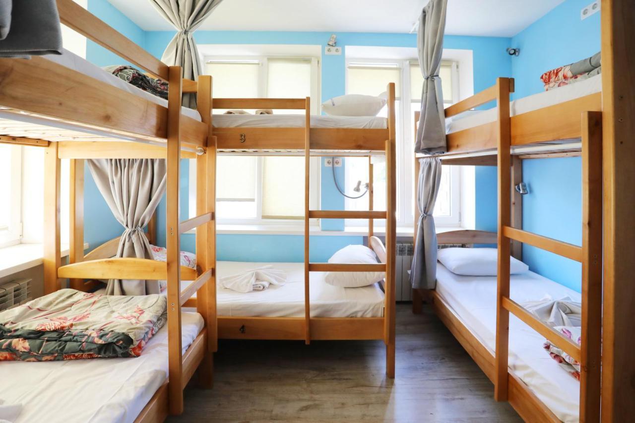 Light Life Hostel Kiev Extérieur photo