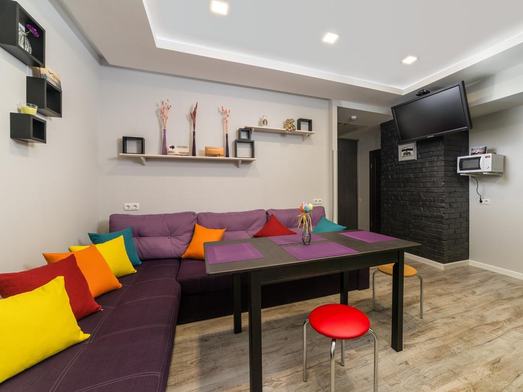 Light Life Hostel Kiev Extérieur photo